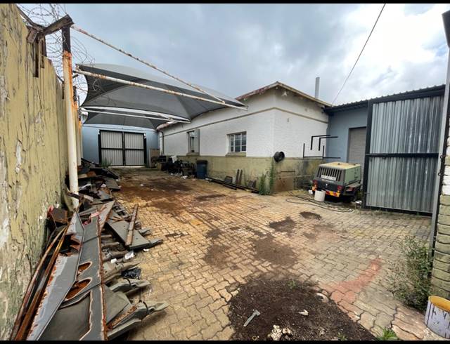 1,066M² WORKSHOP FOR SALE IN PRIMROSE